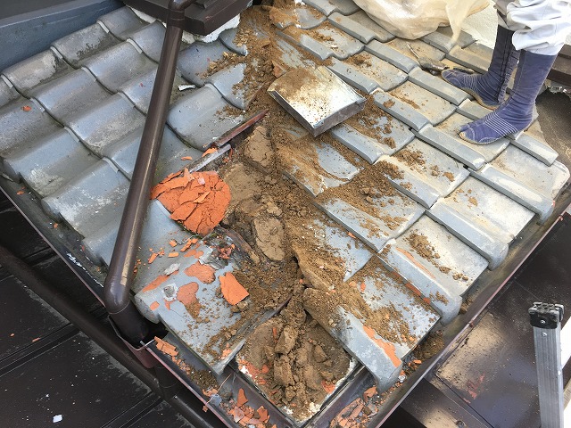 凍て瓦　寝屋川市