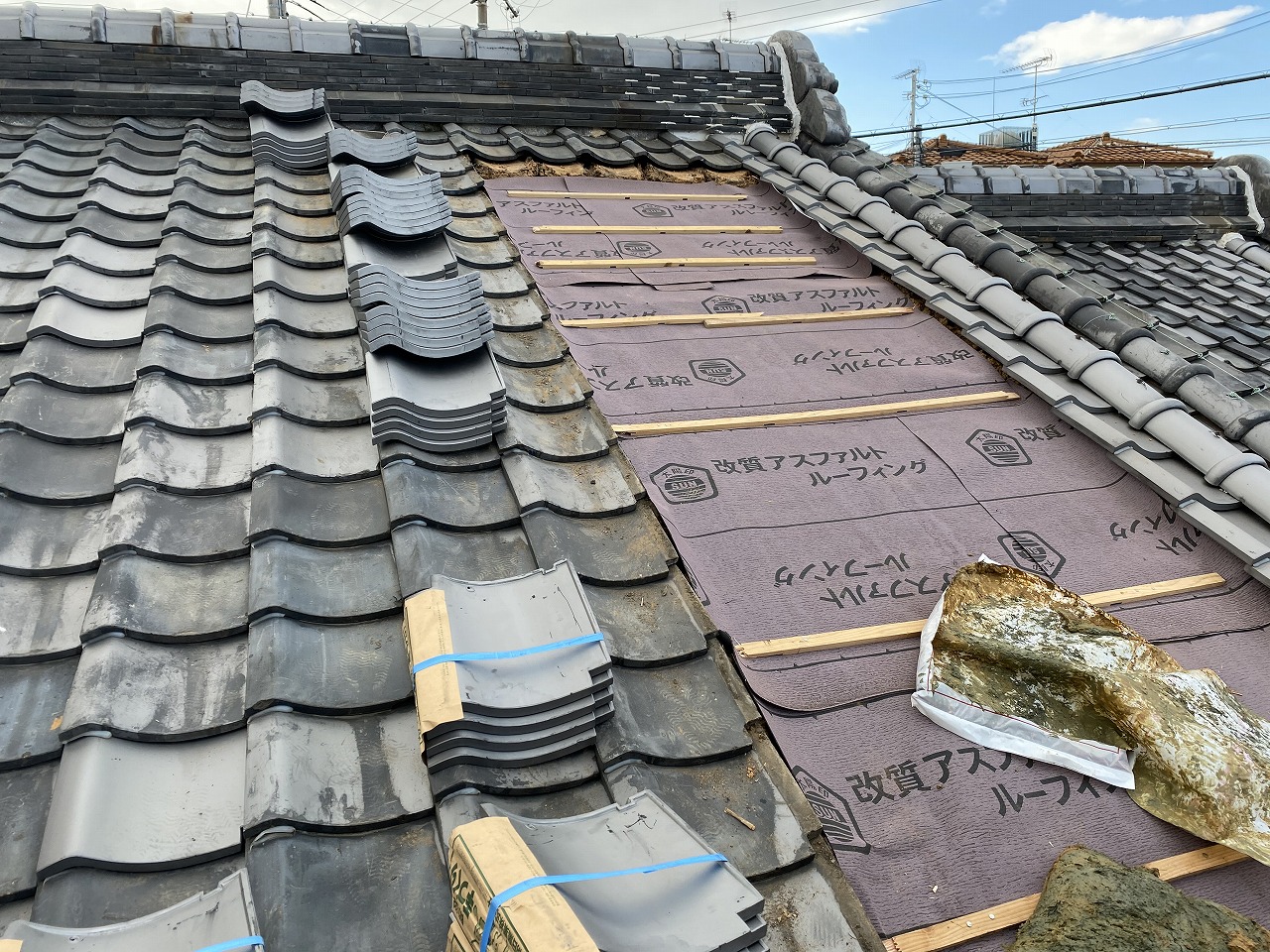 ゴムアスルーフィング　枚方市