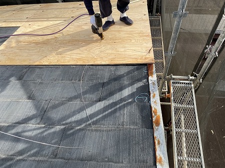 カラーベスト上から野地合板はり