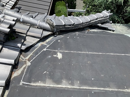 特殊な唐破風の谷板金