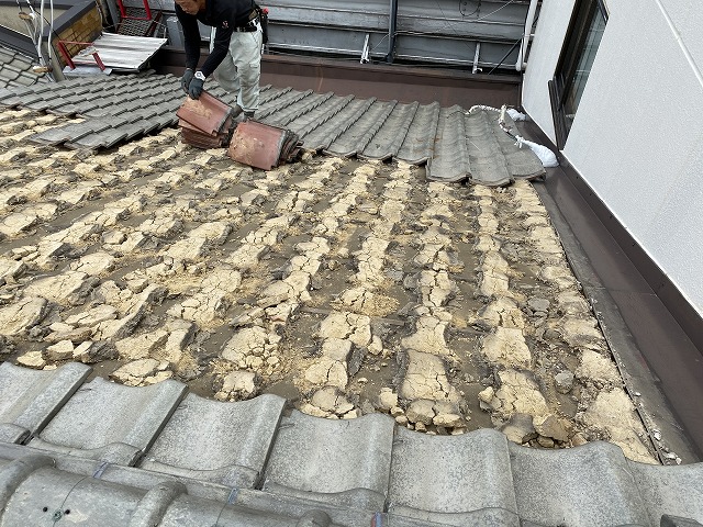 瓦めくり　寝屋川市
