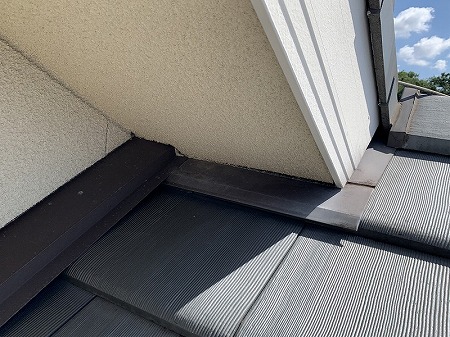 棟違い部板金仕舞