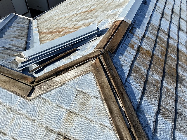 棟板金の撤去と下地の確認