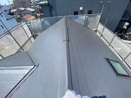 スーパーガルテクト葺上完成