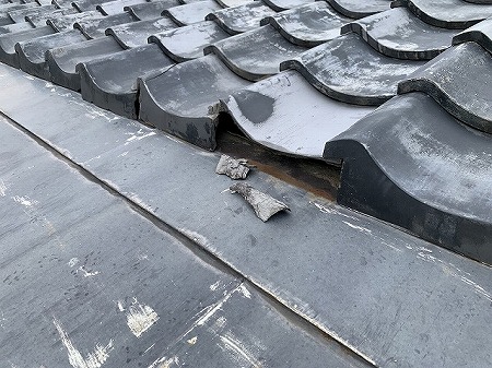 一文字軒瓦凍て割れ