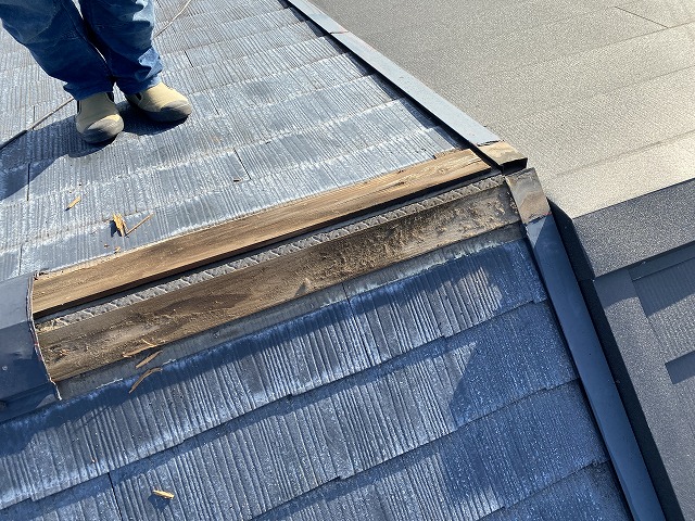 寝屋川市　棟板金解体