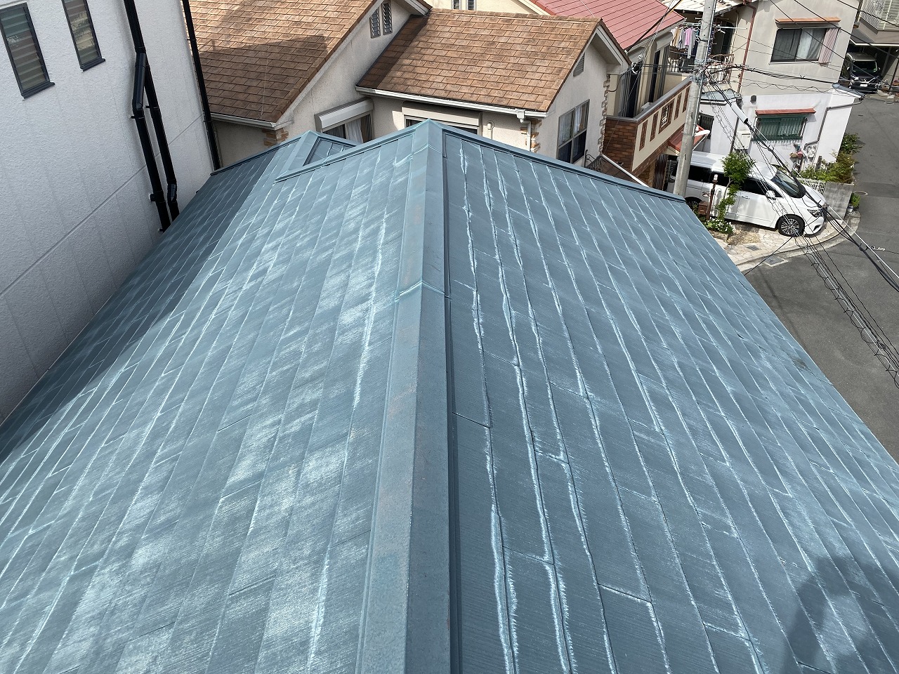 屋根全景　寝屋川市