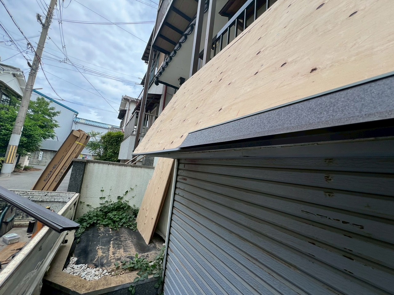 軒先板金　寝屋川市