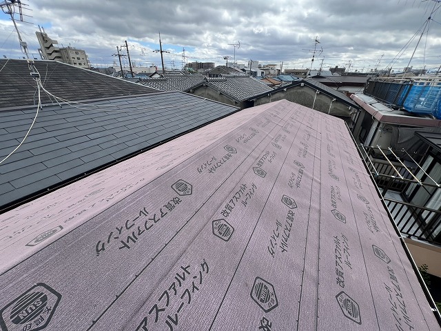 ゴムアスルーフィング　寝屋川市