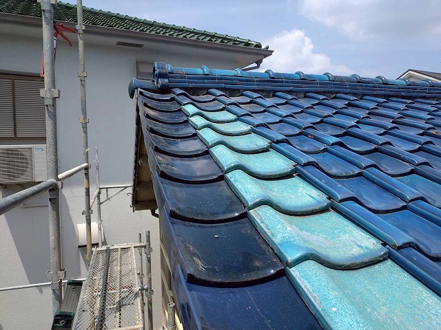 袖瓦施工後の屋根