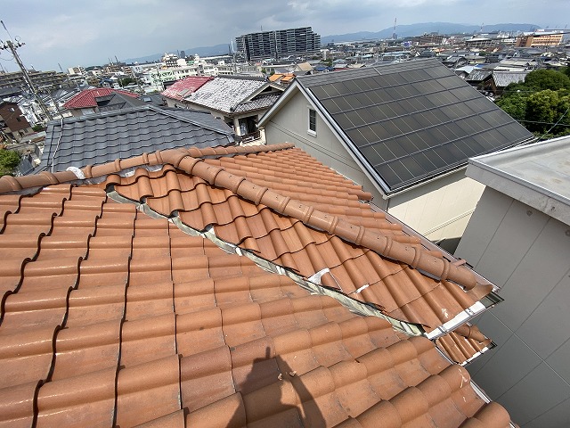 瓦割れ　交野市