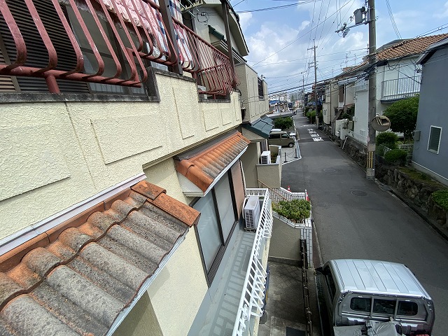 下屋根の色あせ