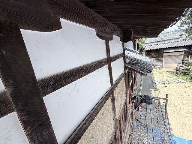 新設壁面の施工中