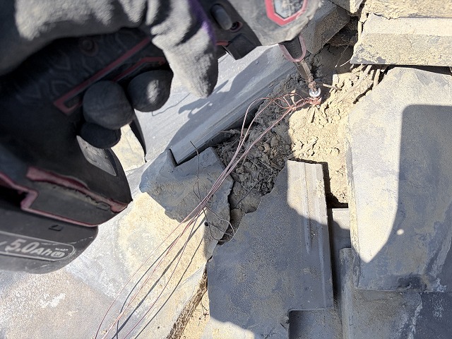 固定線の調整作業