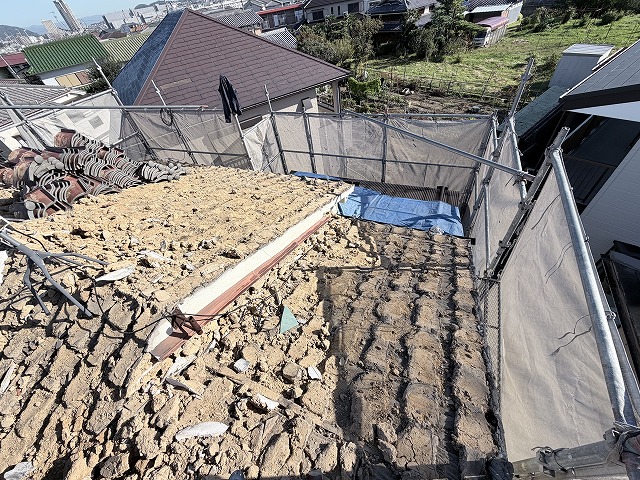 屋根土解体　枚方市