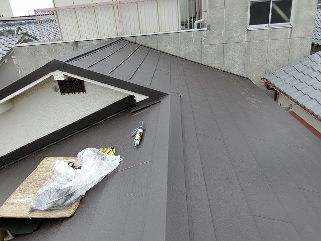 守口市MFシルキー屋根完成