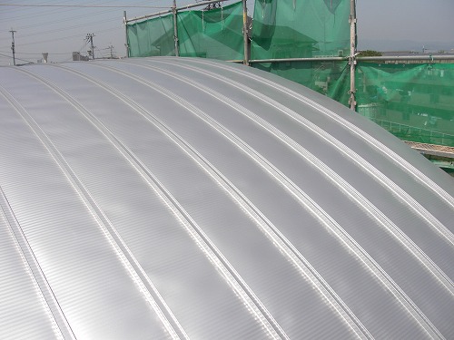 半円形屋根の瓦棒葺