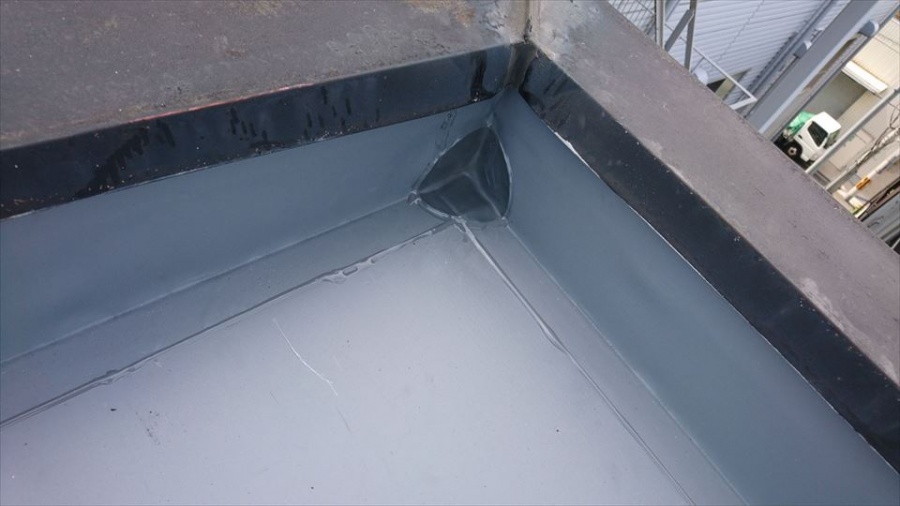 角もパッドを貼り切り口を塞ぐ