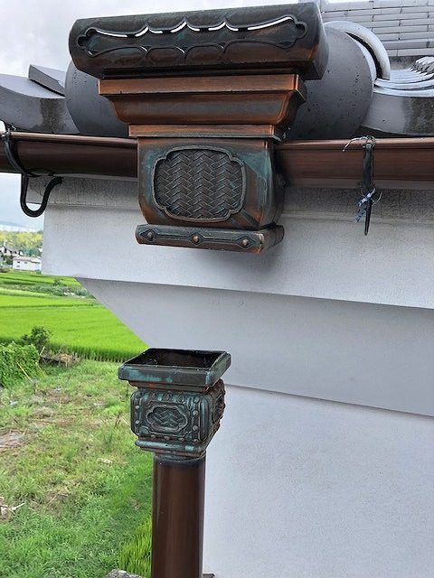 交野市で、強風で飛ばされた「いぶし雨とい」のデラックスたて飾り 交野市で、強風で飛ばされた「いぶし雨とい」のデラックスたて飾り