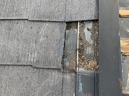 ケラバ際カラーベスト割れ