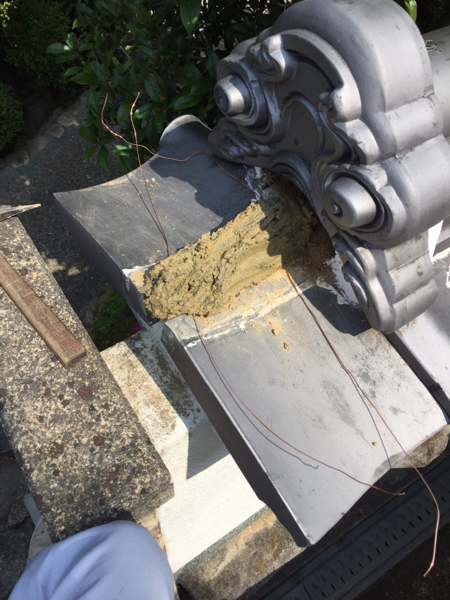 巴瓦　屋根土　緊結銅線