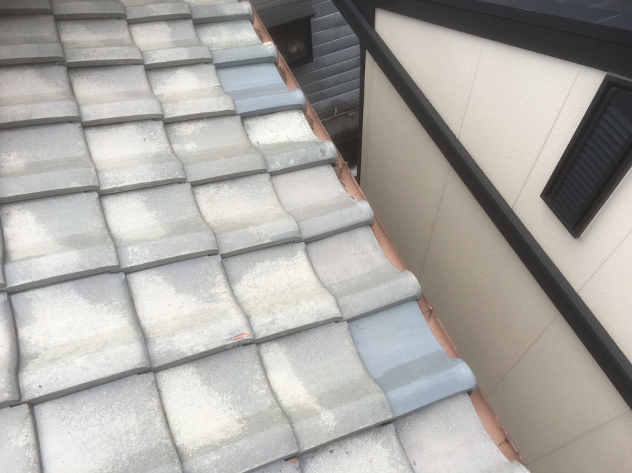 万十瓦（まんじゅうかわら）の補修工事完了写真