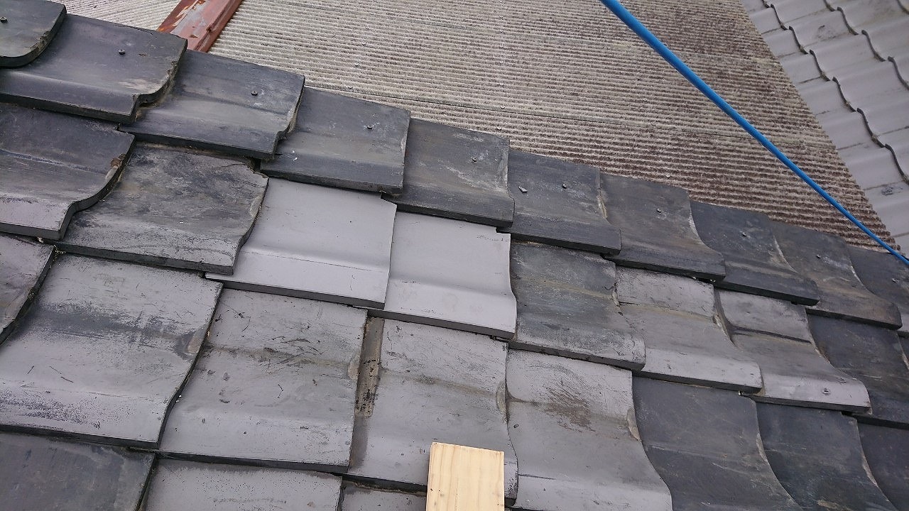 門真市地瓦割れ交換