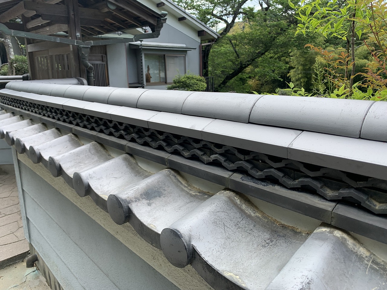 平群町塀瓦完成