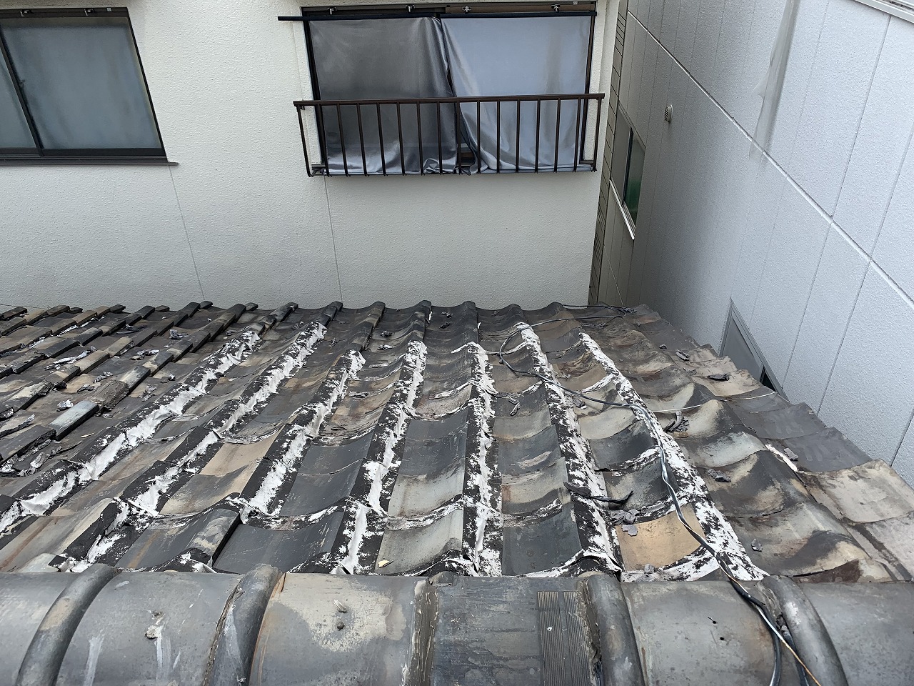 寝屋川市屋根防水跡