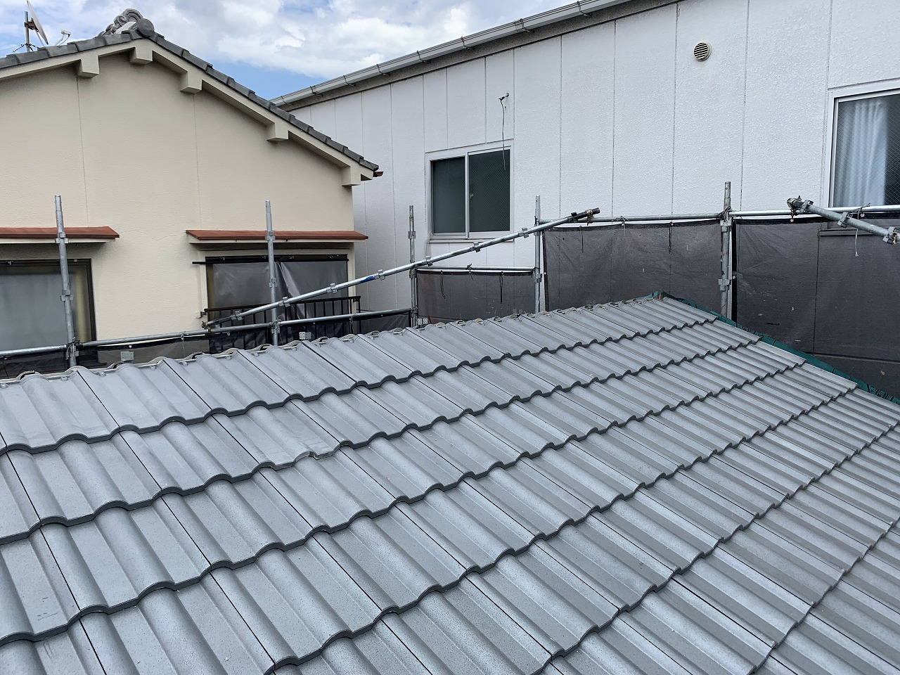 寝屋川市フレンチ瓦葺き上げ