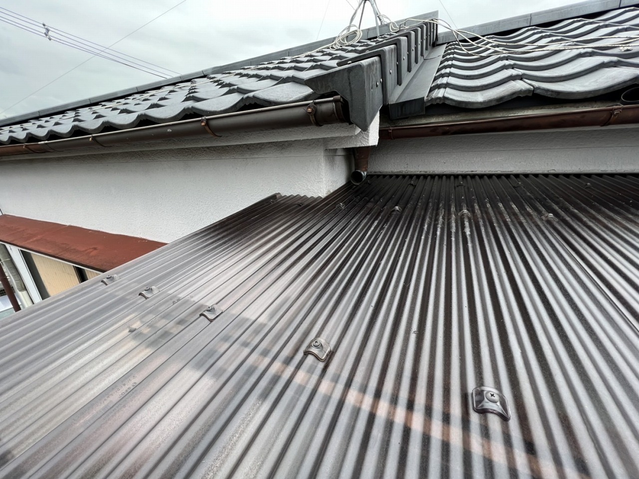 枚方市雨樋撤去