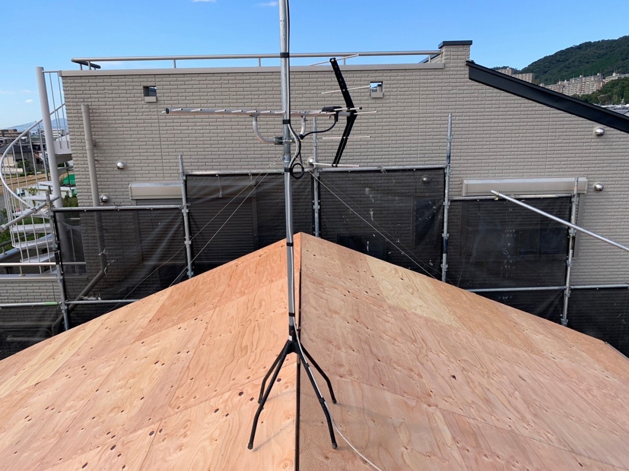 枚方市コンパネ貼り