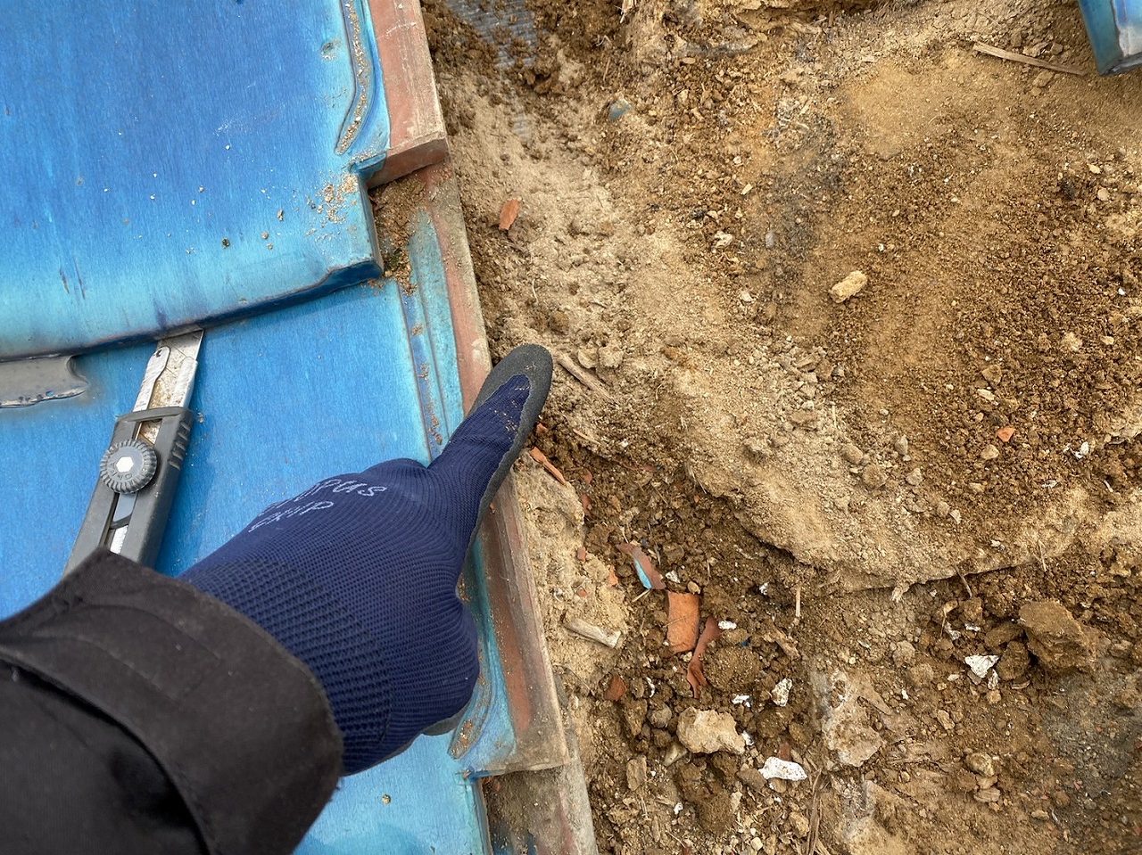 枚方市和瓦雨漏り跡