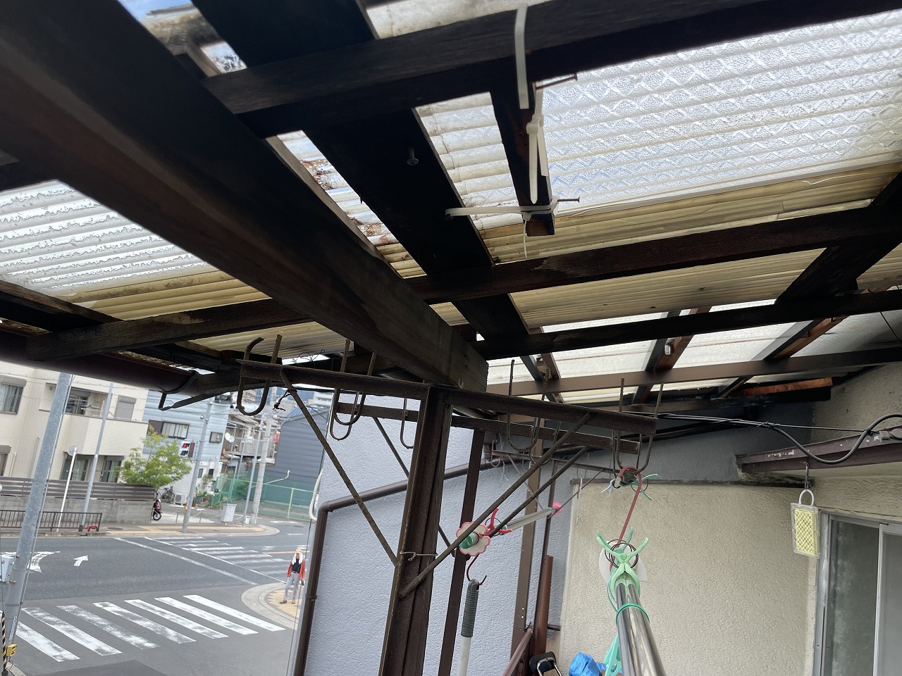 大東市ベランダ木枠劣化