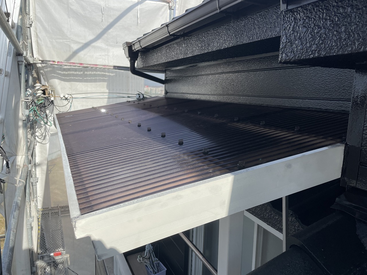 枚方市波板張り