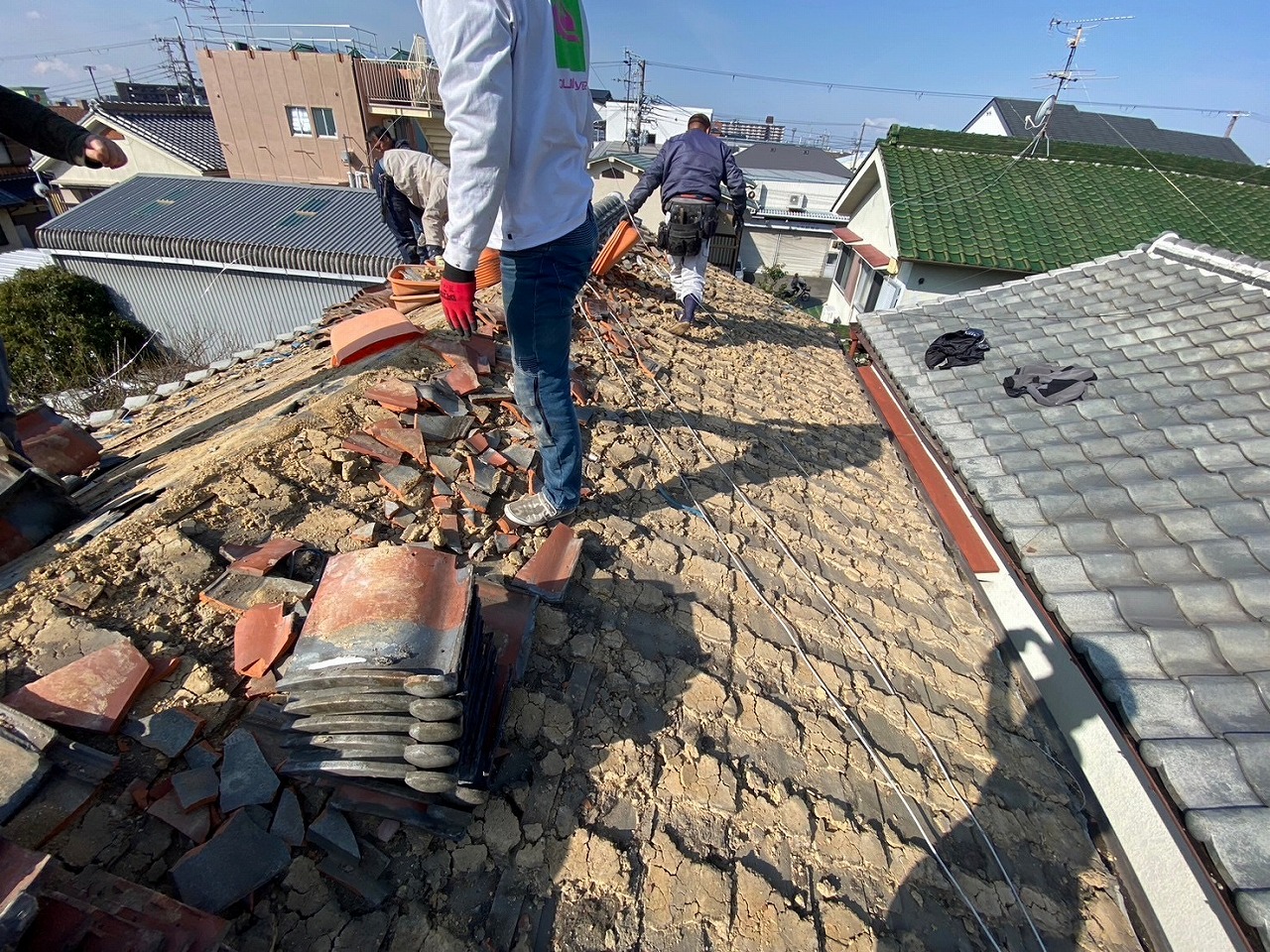 大東市屋根瓦解体