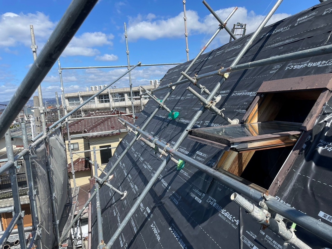 枚方市急勾配屋根工事