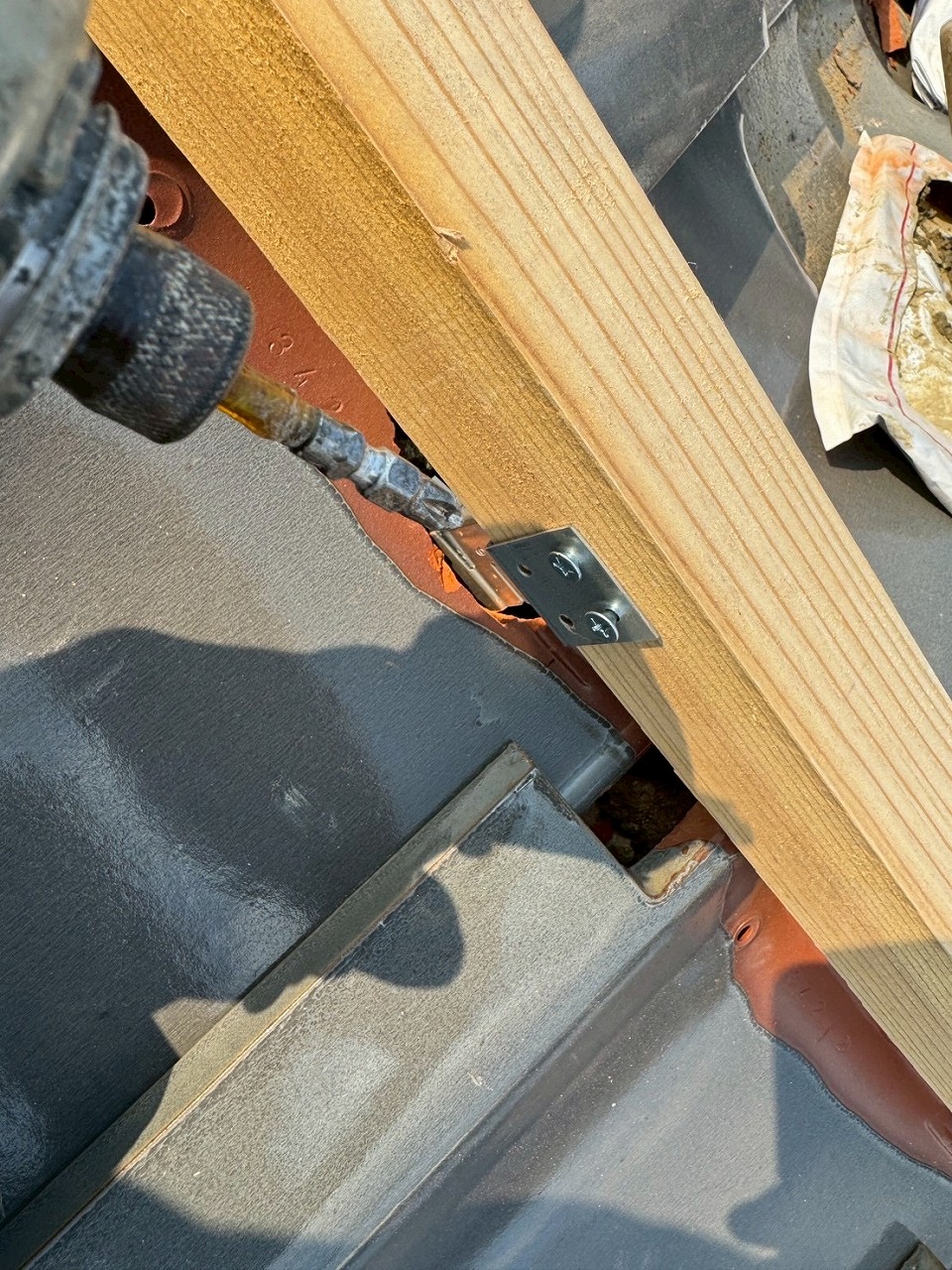 棟金具　交野市