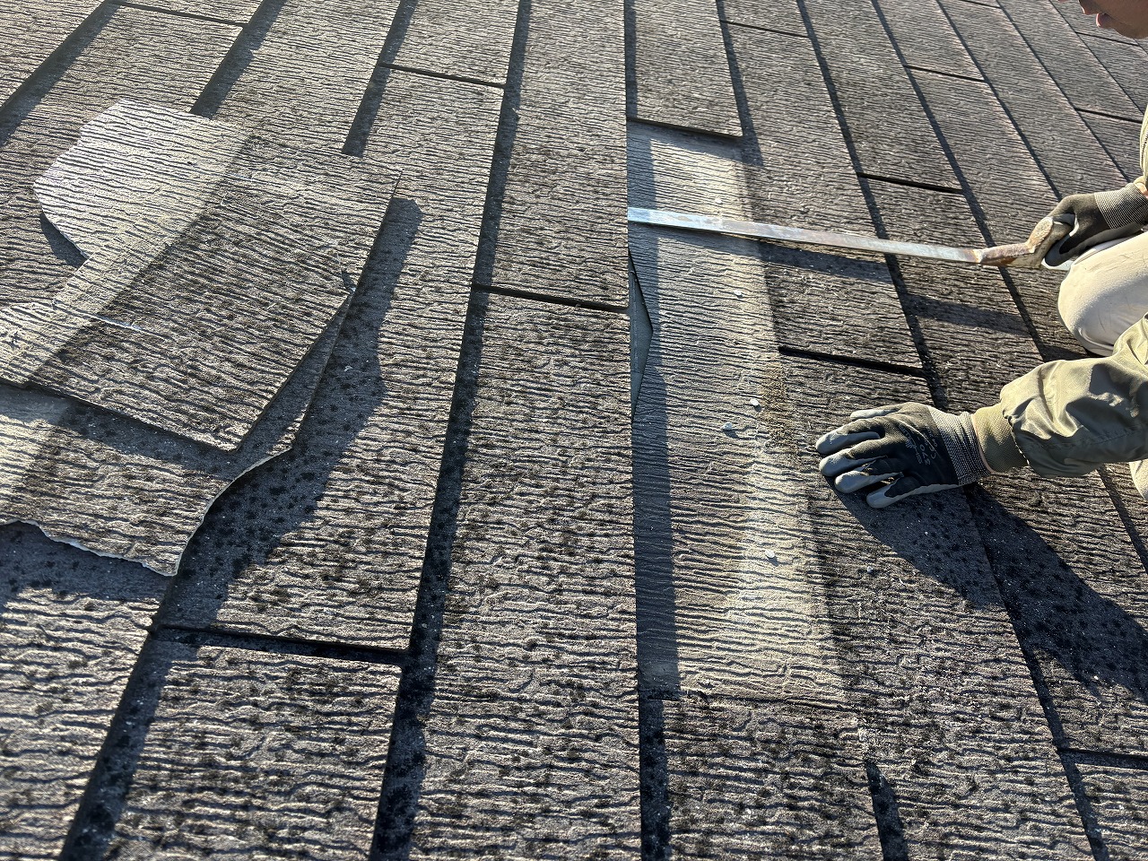 大東市ハイツ屋根ひび割れ