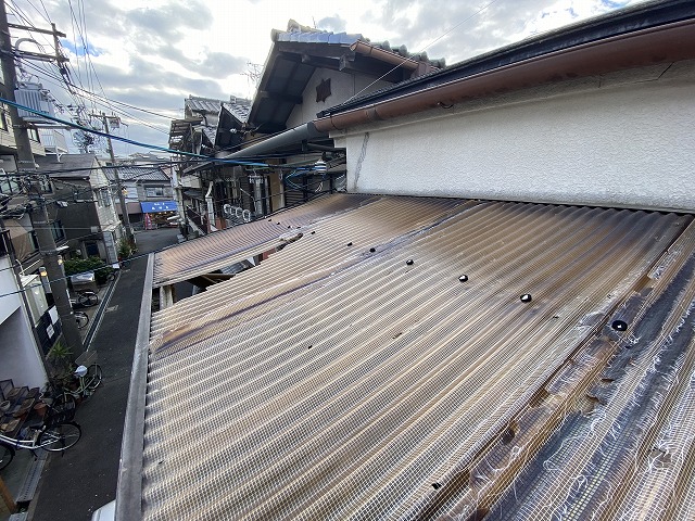 波板割れ　門真市