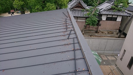 片棟もネットを外して掃除します。