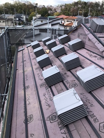 桟打ち及び瓦揚げ