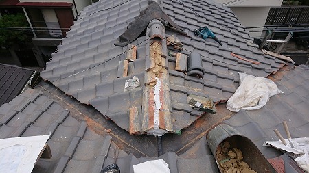 棟瓦積み直し