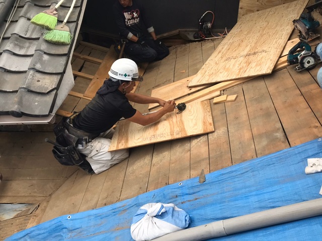 野地板　葺き替え