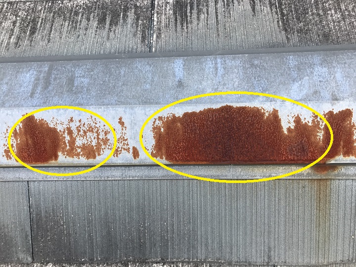 名張市　カラーベスト屋根の点検（棟の劣化）