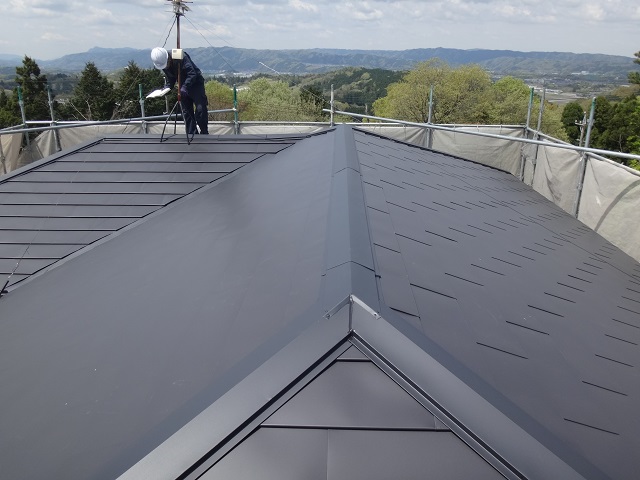 名張市金属瓦カバー工法