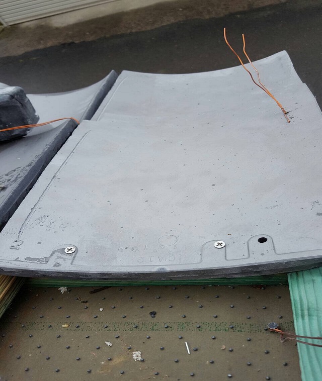 伊賀市　袖瓦ビス2点止め銅線緊結