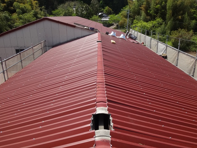 伊賀市工場金属ルーフ換気扇撤去