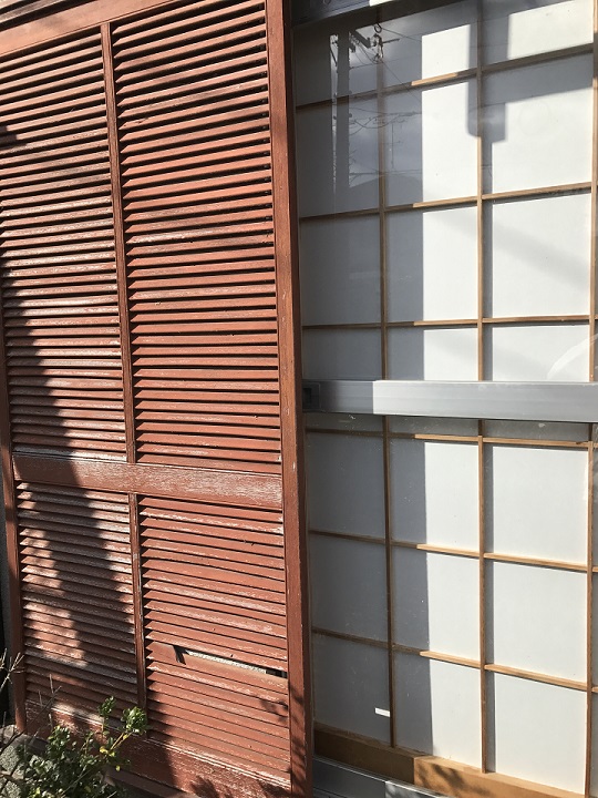 名張市　掃き出し窓の建具　修理前