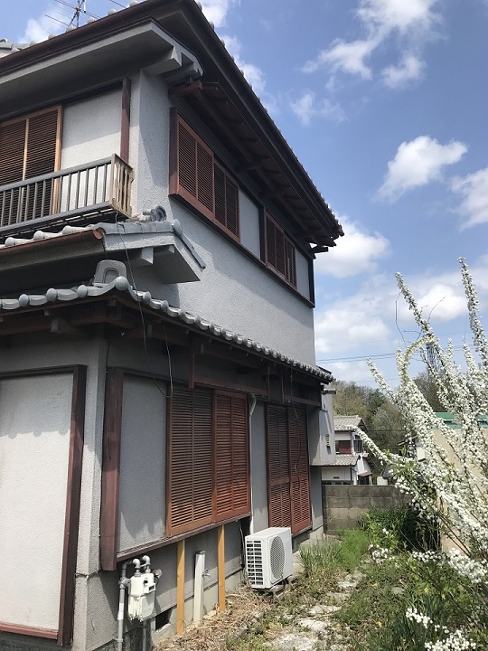 名張市　モルタル壁　復旧後全体写真